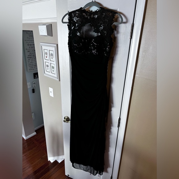 Betsy & Adam Black Lace w/nude underlay at bust & black underlay throughout rest - Picture 3 of 11